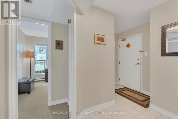 Ottawa, ON K1S5N3,550 Cambridge ST South #307