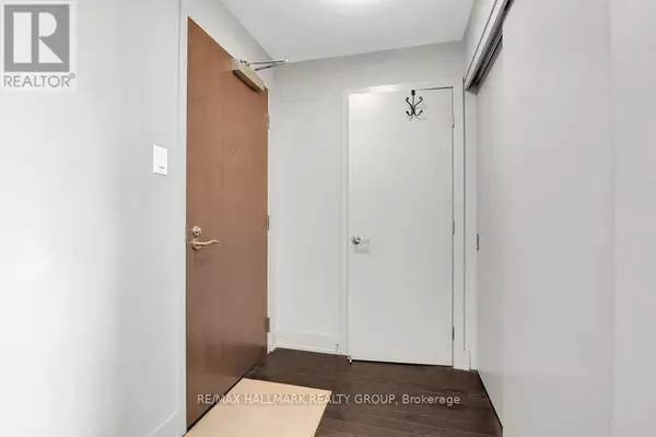 Ottawa, ON K1Z0B3,108 Richmond RD #804