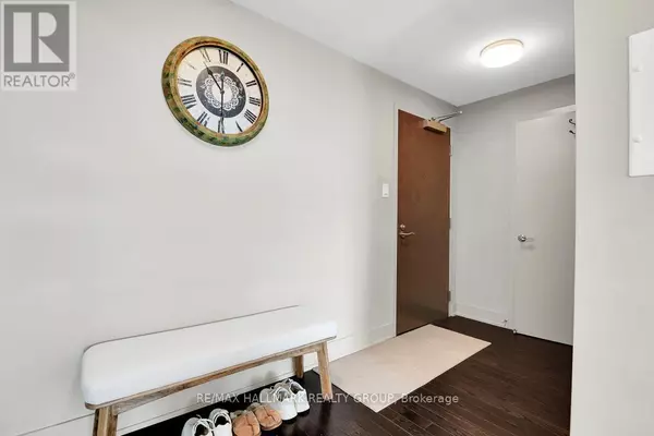 Ottawa, ON K1Z0B3,108 Richmond RD #804