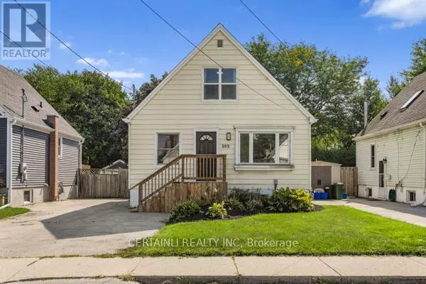Hamilton (eastmount), ON L8V3C8,205 EAST 26TH STREET
