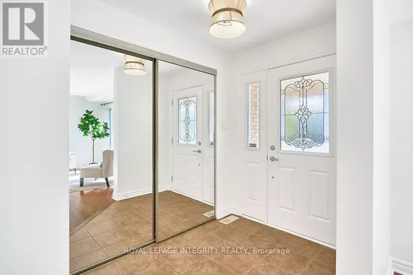 Ottawa, ON K2J0Y3,424 HAILEYBURY STREET