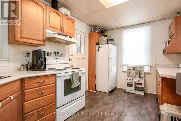 Stratford, ON N5A3X4,83 EAST GORE STREET