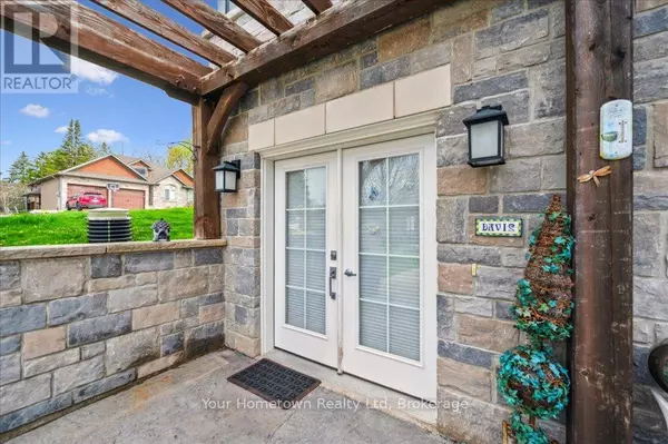 Centre Wellington (elora/salem), ON N0B1S0,27 Stumpf ST #27B