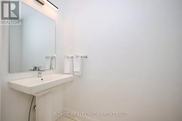 Fort Erie (lakeshore), ON L2A0G8,556 MISSISSAUGA AVENUE