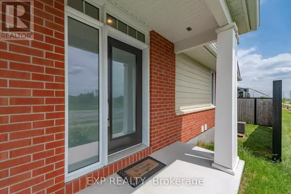 Ottawa, ON K2T0M3,680 GABRIOLA WAY