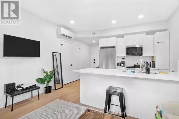 Ottawa, ON K1Z5N4,368 Tweedsmuir AVE #301