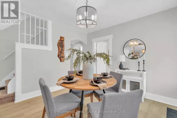 Cambridge, ON N1R5P4,194 DUNDAS STREET N