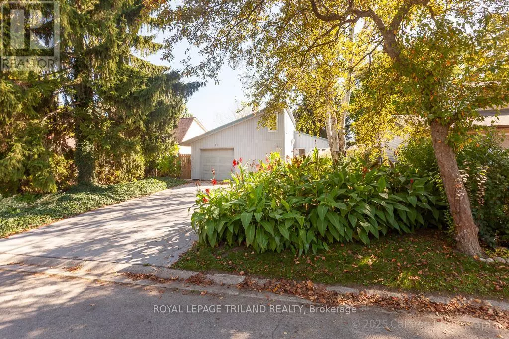 London North (north F), ON N6G2H6,23 CRABTREE AVENUE