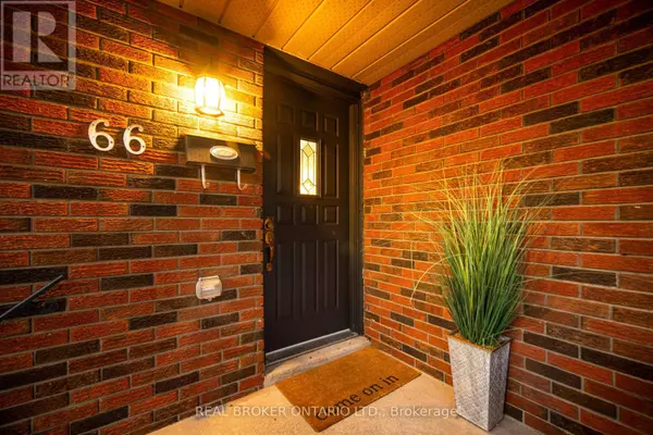 Hamilton (riverdale), ON L8E1E1,66 GAINSBOROUGH ROAD