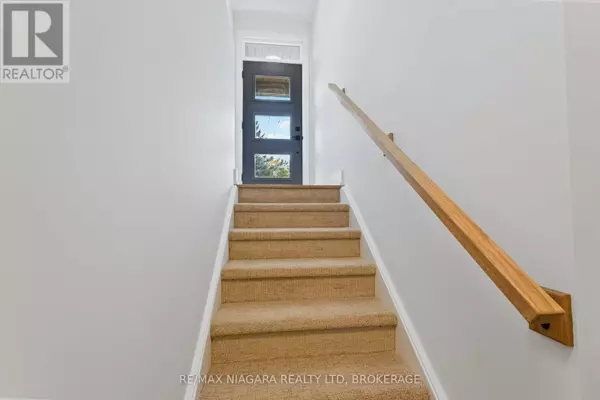 St. Catharines (carlton/bunting), ON L2M4R7,35 Buchanan RD #B