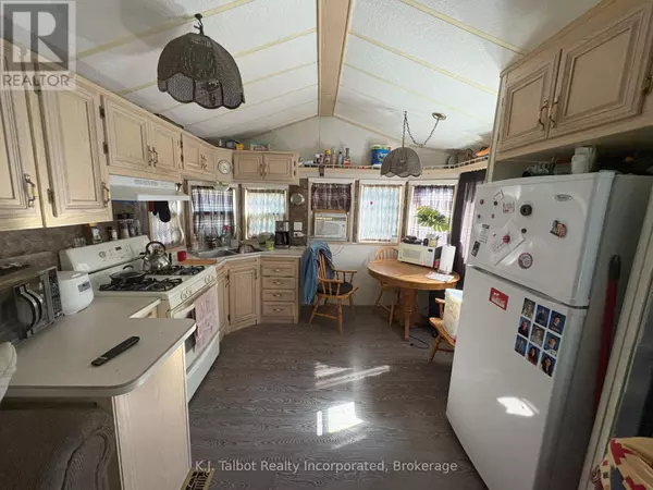 Central Huron (goderich), ON N0M1G0,77719 BLUEWATER HWY - 6 STARBOARD STREET