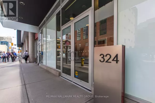 Ottawa, ON K1N6P6,324 Laurier AVE West #906