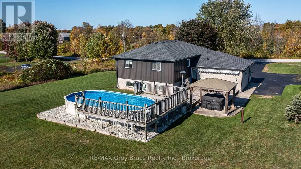 Georgian Bluffs, ON N0H2K0,200050 10 SIDE ROAD