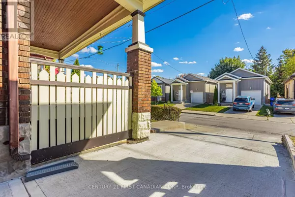 London East (east L), ON N5Z1N5,872 LOVETT STREET