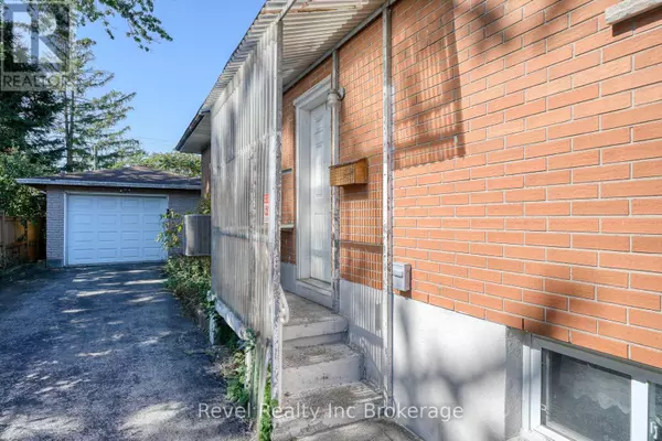 London East (east H), ON N5W4S7,345 VANCOUVER STREET