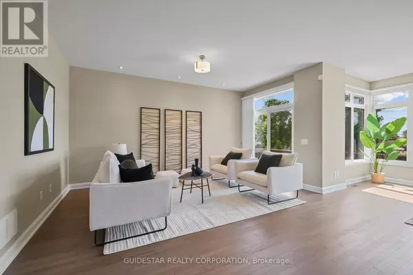 Ottawa, ON K2M0H1,620 BRIDLEGLEN CRESCENT