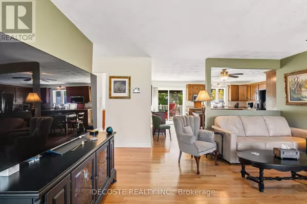 North Glengarry, ON K0C1A0,20322 LOCHIEL STREET W