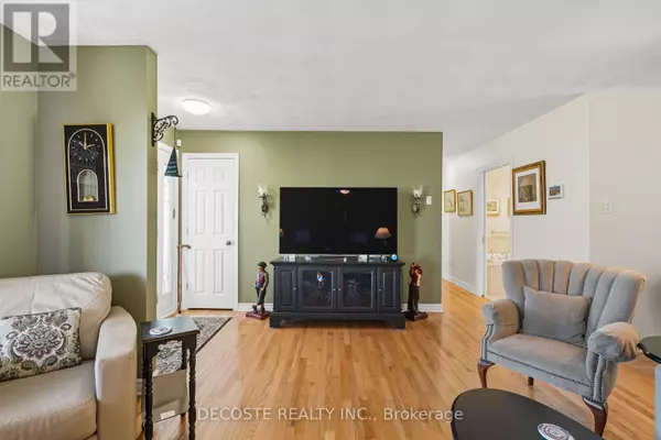 North Glengarry, ON K0C1A0,20322 LOCHIEL STREET W