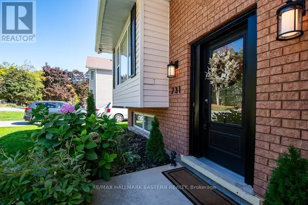 Selwyn, ON K0L1H0,731 PETERBOROUGH AVENUE