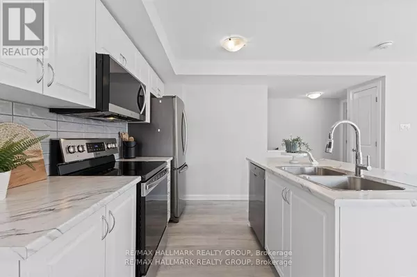 Ottawa, ON K4A5H5,706 Amberwing Private #Unit D