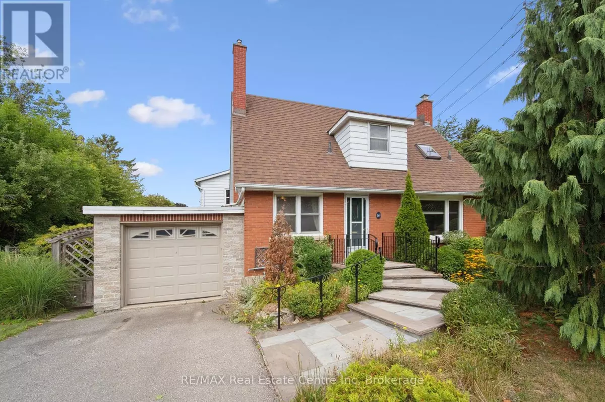 Guelph (dovercliffe Park/old University), ON N1G1J3,69 FOREST STREET