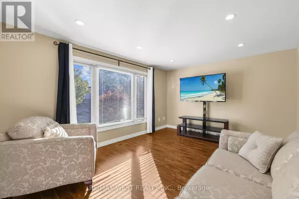 Cambridge, ON N1R6A6,78 CHALMERS STREET S