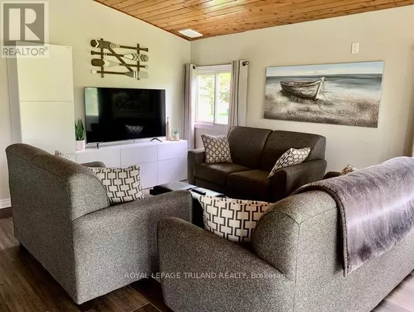 Norfolk (long Point), ON N0E1M0,16 HOWEY AVENUE