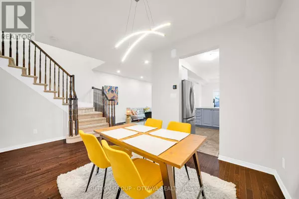 Ottawa, ON K2M0B5,747 OAKGLADE AVENUE
