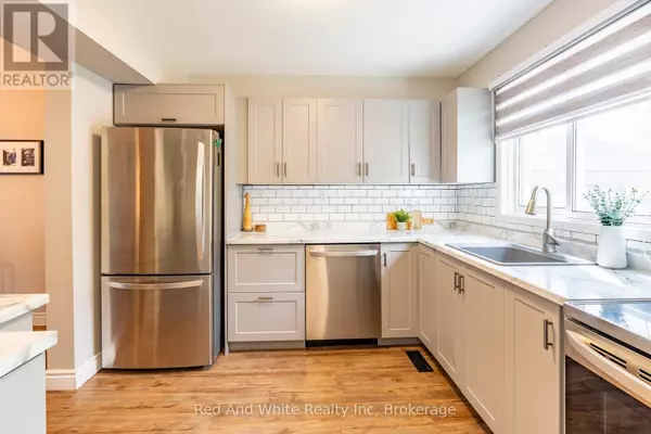 255 Northlake DR #3, Waterloo, ON N2V1Z2