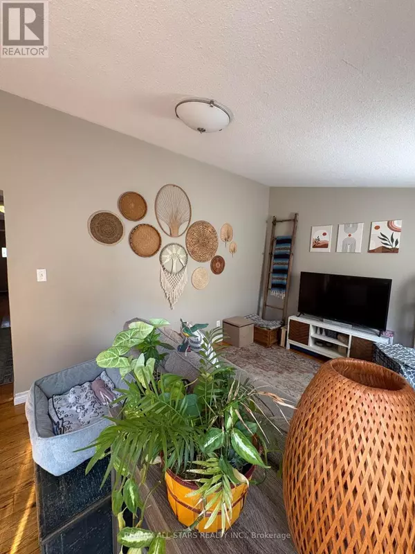 Peterborough (town Ward 3), ON K9J2H2,147 LAKE STREET