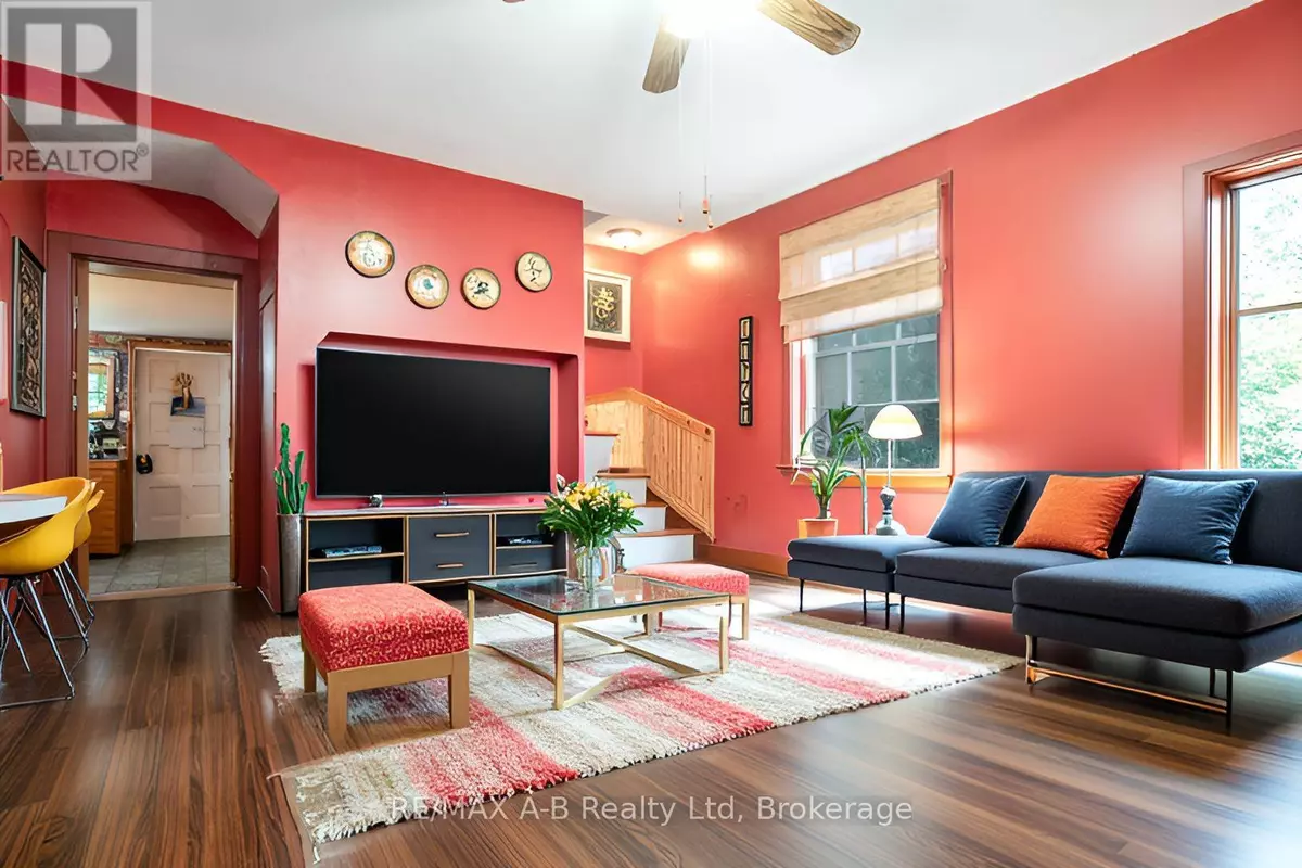 Stratford, ON N5A5P2,48 FRANKLIN DRIVE