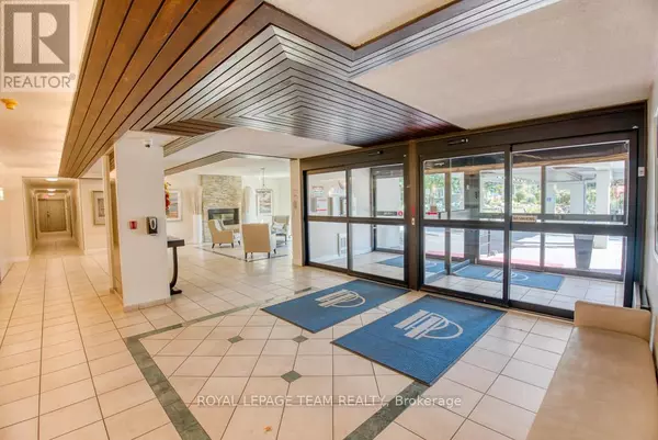 Ottawa, ON K2B8G8,1025 Richmond RD #2201