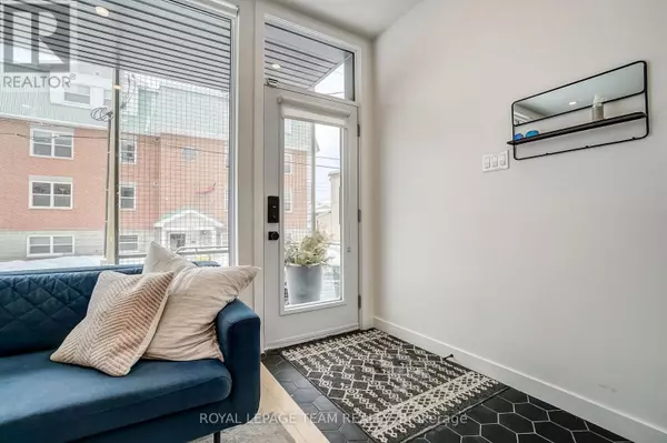 Ottawa, ON K1Y1N4,123 CARRUTHERS AVENUE