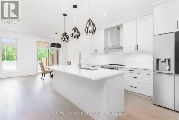 Niagara Falls (brown), ON L2H3T1,7214 PARSA STREET