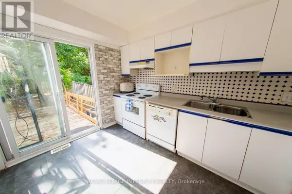 Ottawa, ON K2J4P1,242 BEATRICE DRIVE