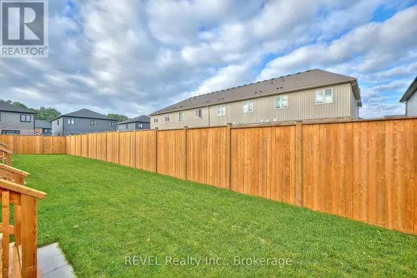 Niagara Falls (brown), ON L2H3T3,7429 MATTEO DRIVE