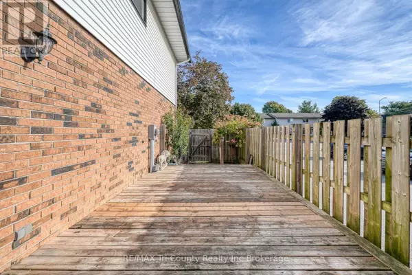 Tillsonburg, ON N4G4K7,15 Devonshire AVE #7