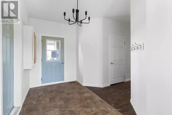 Prince Edward County (ameliasburg Ward), ON K0K1A0,2898 COUNTY 2 ROAD