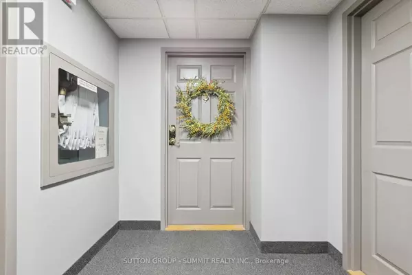 Guelph (junction/onward Willow), ON N1H8J3,281 Bristol ST #401