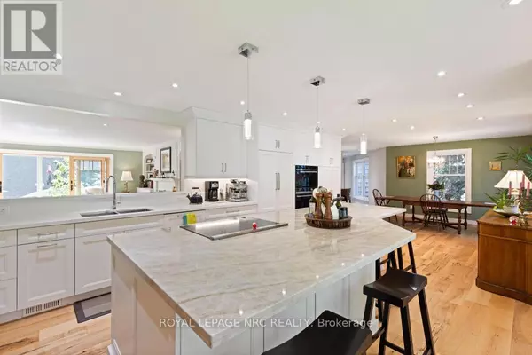 Niagara-on-the-lake (town), ON L0S1J0,7 CHRISTOPHER STREET