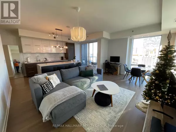 Ottawa, ON K1R0B3,428 SPARKS ST #1202