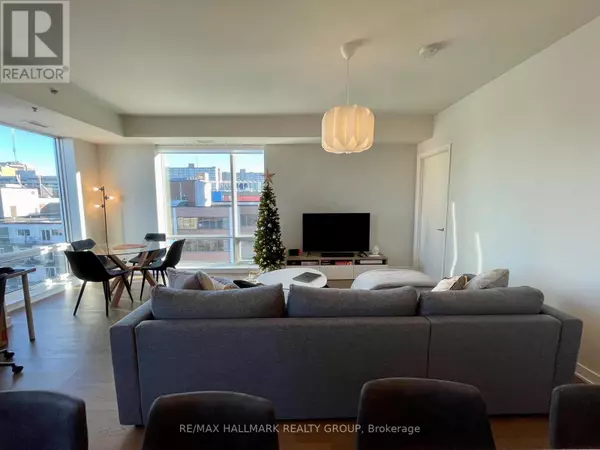 Ottawa, ON K1R0B3,428 SPARKS ST #1202