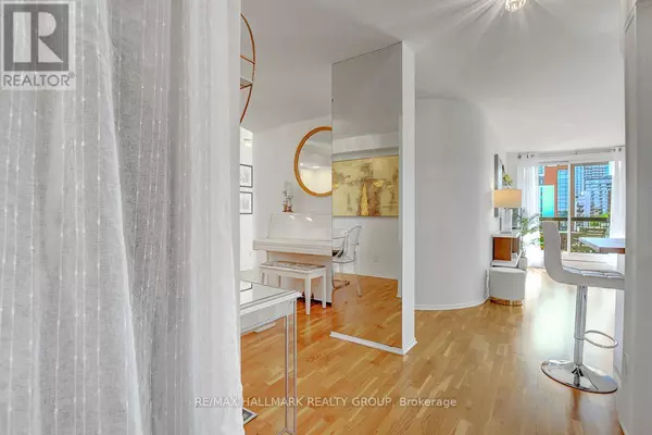 Ottawa, ON K1N5J2,222 Guigues AVE #504