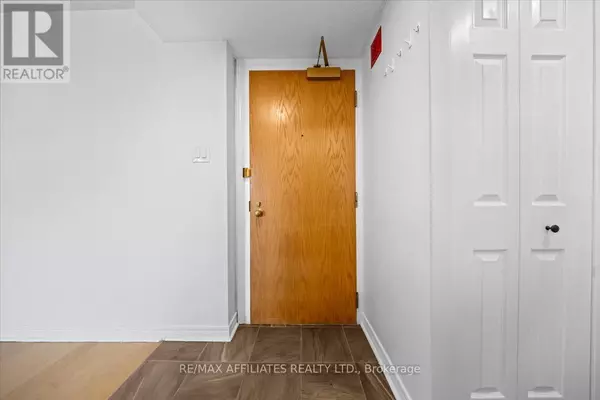 Ottawa, ON K1N9M5,15 Murray ST #308