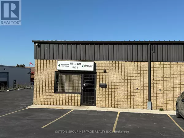 38 Bigwin RD #8, Hamilton (rymal), ON L8W3R4