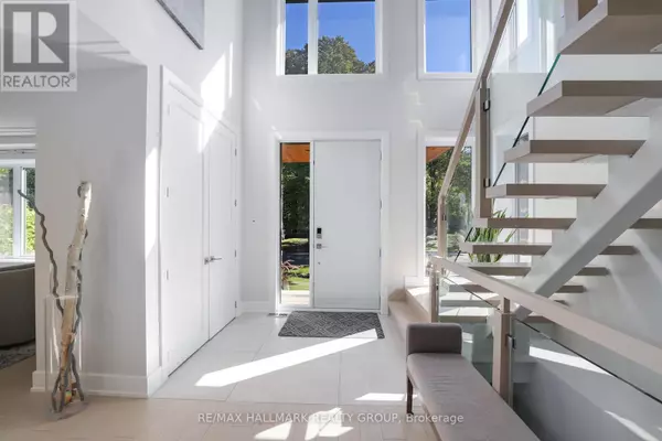 Ottawa, ON K2A2T6,668 MANSFIELD AVENUE