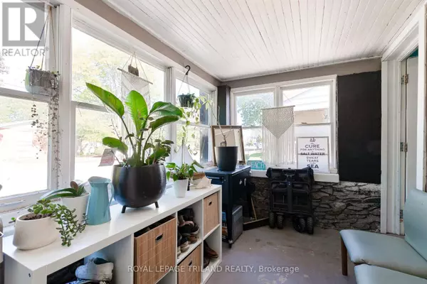 London South (south E), ON N6J1M4,61 BRISCOE STREET W