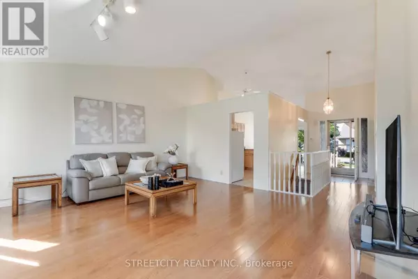 London South (south J), ON N5Z5C5,861 Shelborne ST #34