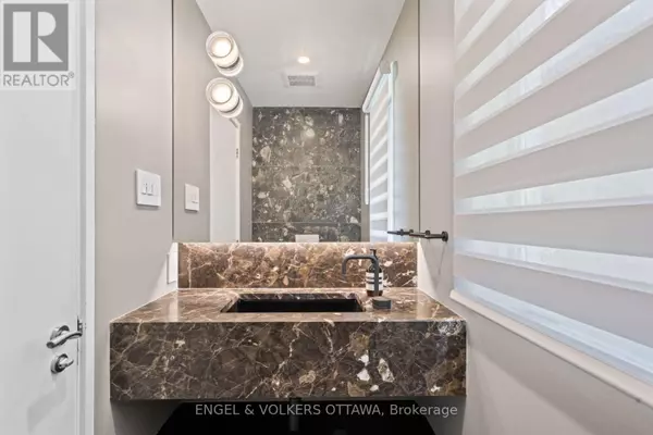 Ottawa, ON K1S2A9,5 CLEMOW AVENUE