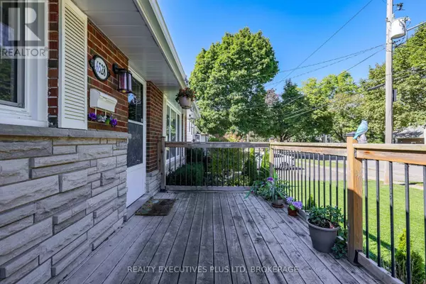 Niagara Falls (stamford), ON L2J1T8,6528 STAMFORD GREEN DRIVE